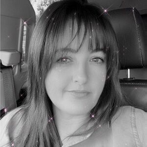 Meet your Posher, Carissa